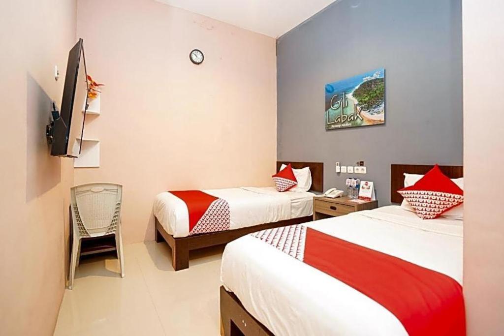 סוראבאיה Oyo 240 Audah Sevana Syariah Hotel מראה חיצוני תמונה